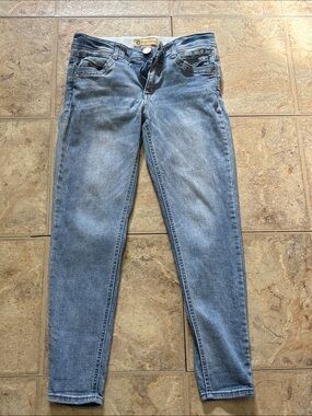 Democracy Light Blue Women's Jeans - Classic Slim Fit size 6